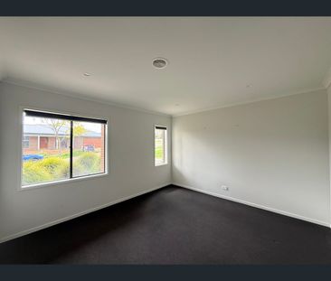 25 Buckland Drive, Warragul, Vic 3820 - Photo 6