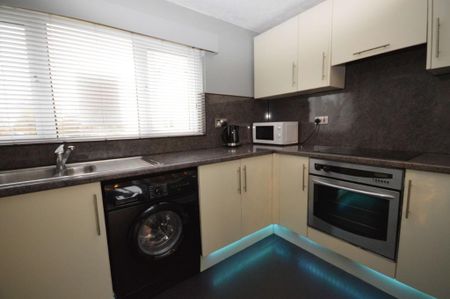 1 bedroom flat to rent - Photo 5
