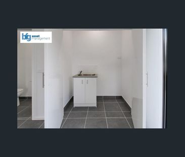 Modern & Low-Maintenance 3-Bedroom Townhouse in the Heart of Tarneit! - Photo 6