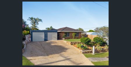 Low-Set Modern Home in Convenient Everton Hills Location - Photo 3