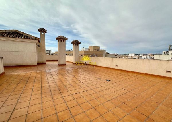 NEW 4 BEDROOM PENTHOUSE WITH SUNROOF FOR RENT IN TORREVIEJA - ALICANTE