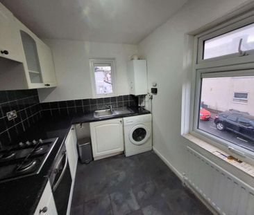 2 bedroom flat to rent - Photo 6
