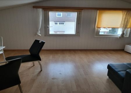 Wohnen im Chaletstil? Charmante Dachwohnung. - Foto 2