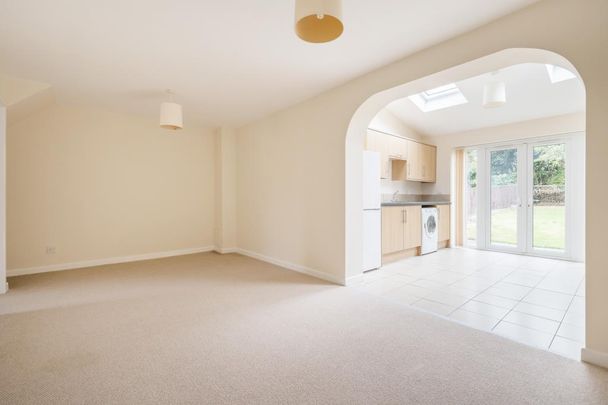 3 bedroom terraced house to rent - Photo 1