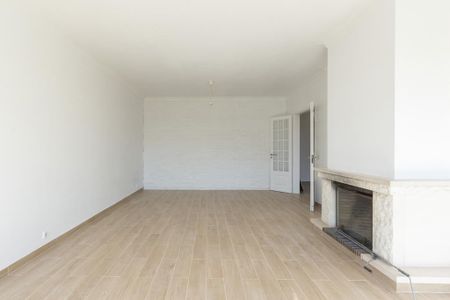 2 Bedroom Apartment with parking, Bairro do Rosário, Cascais - Photo 3