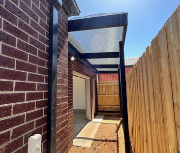 Stylish and Modern Home - Photo 5