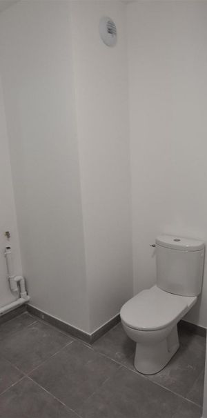 Location Appartement 2 pièces 39m² LES SABLES D’OLONNE 85340 - Photo 2