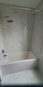 3 1/2 IMMEDIATE - RENOVE - VILLE ST LAURENT - PRES DU REM - Photo 4