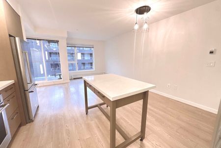 602-384 E 1st, Vancouver - Photo 2