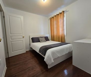 For Lease - 32 Old Oak Lane, Markham, Ontario - Photo 6