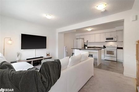 For Lease - 46 Andean Lane, Barrie, Ontario - Photo 5