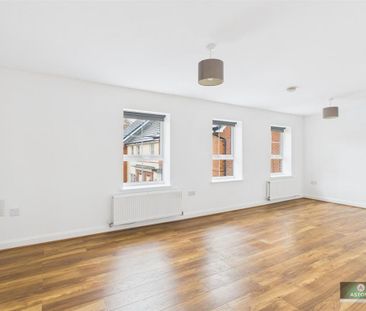 1 bedroom coach house to rent - Photo 1