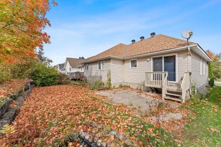 For Lease - 81 Lloydalex Crescent, Stittsville - Munster - Richmond, Ontario - Photo 4