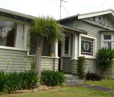 Mt Albert Character Bungalow (incl water & lawns) - Photo 5