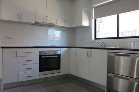 Well designed 2 bedroom granny flat - Photo 4