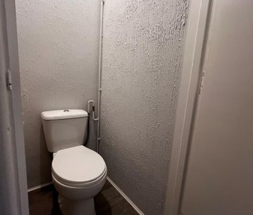 1 bedroom in a house share to rent - Photo 6