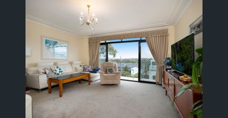 Versatile Coastal Home With Dual Occupancy Potential - Photo 5