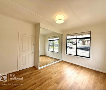 BEAUTIFUL 4-BEDROOM HOME IN GLENDALE - Photo 1