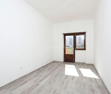 Apartamento T3 - 3º Andar com Excelente Localização - Photo 6