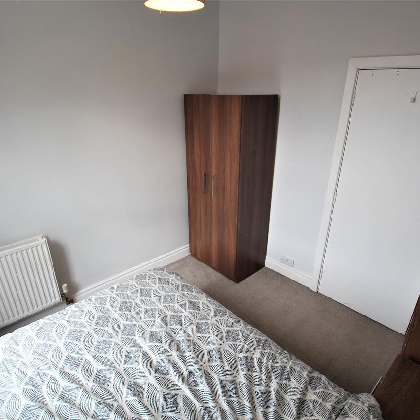 Delph Lane, Woodhouse, LS6 2HQ, Leeds - Photo 1