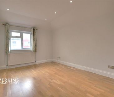 2 bedroom maisonette to rent - Photo 4