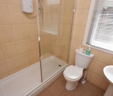 1 bedroom in a house share to rent - Photo 6