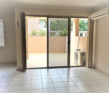 Spacious two-bedroom apartment conveniently located near Wentworthv... - Photo 1