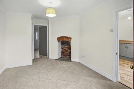 3 bedroom detached house to rent - Photo 2