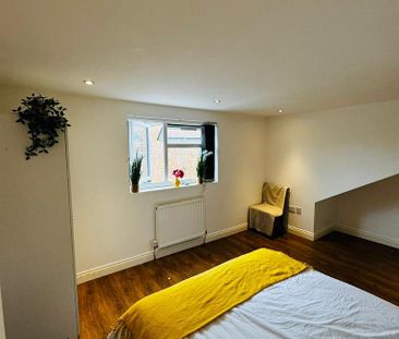 1 bedroom in a house share to rent - Photo 3