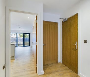 2 bedroom flat to rent - Photo 5