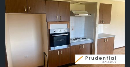 Three Bedroom Family Home - Photo 4