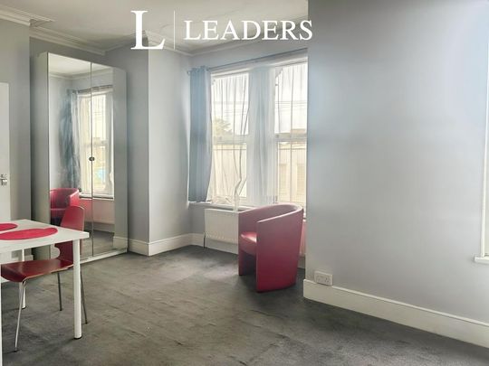 6 bedroom terraced house to rent - Photo 1