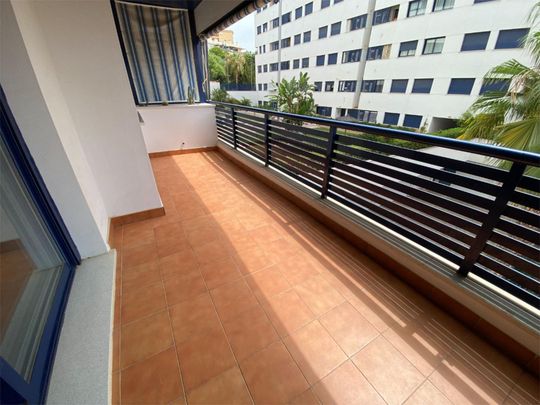 Piso de alquiler en Avenida Puerta del Mar, 12, Puerto de Estepona - Photo 1