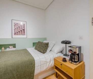 Avenida Felipe II, Madrid, Community of Madrid 28009 - Photo 2