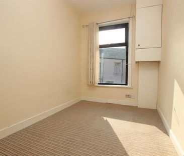 3 bedroom House To Let - Photo 3