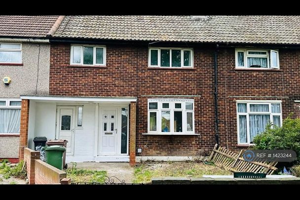 3 bedroom terraced house to rent - Photo 1