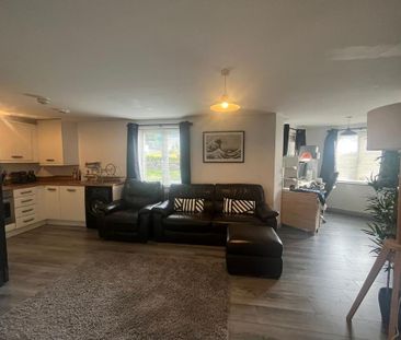 2 bedroom flat to rent - Photo 2