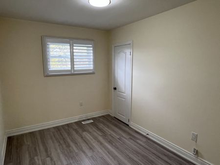 For Lease - 1032 Mud Street, Hamilton, Ontario - Photo 5