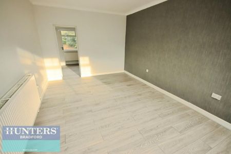 4 bedroom House To Let - Photo 4