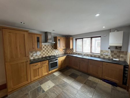 3 bedroom terraced house to rent - Photo 4