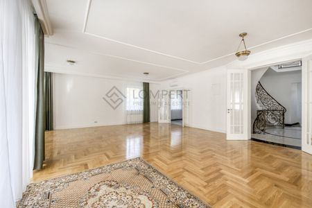 Nowa, unikatowa rezydencja z dużym ogrodem - Zdjęcie 2