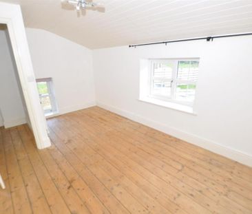 2 bedroom end of terrace house to rent - Photo 6