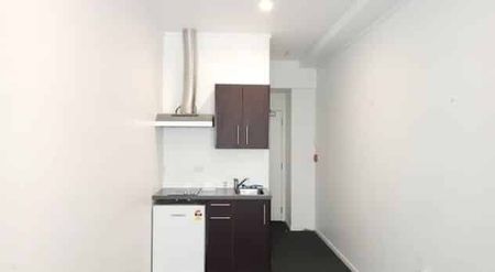 Modern Studio Apartment – Prime Te Aro Location! - Photo 2