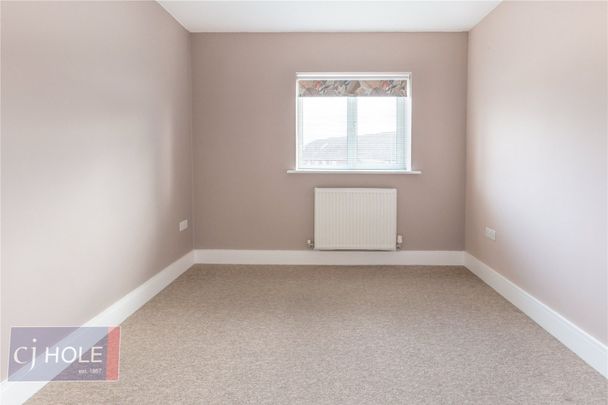 Kelston Court, - Photo 1