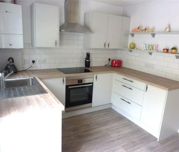 2 bedroom terraced house to rent - Photo 6