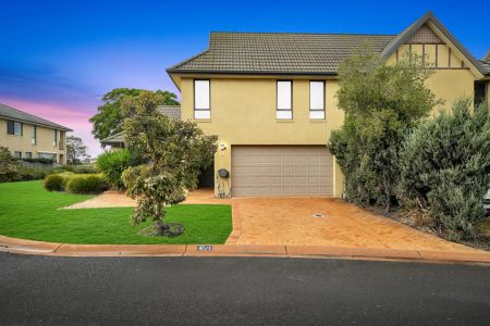 “Spacious Four-Bedroom Home in Sanctuary Lakes Estate” - Photo 2