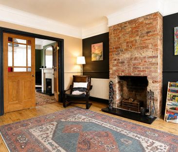 4 bedroom semi-detached house to rent - Photo 3