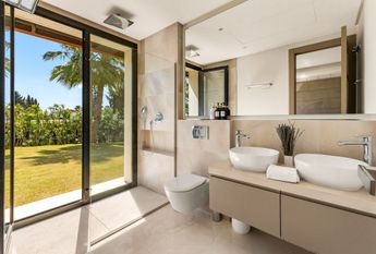 4 bedroom luxury Villa for rent in El Paraíso, Andalusia