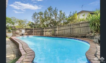 1 Lant Street, Chapel Hill QLD 4069 - Photo 5