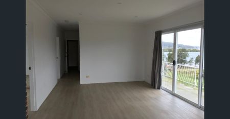 Two Bedroom with Waterviews - Photo 5